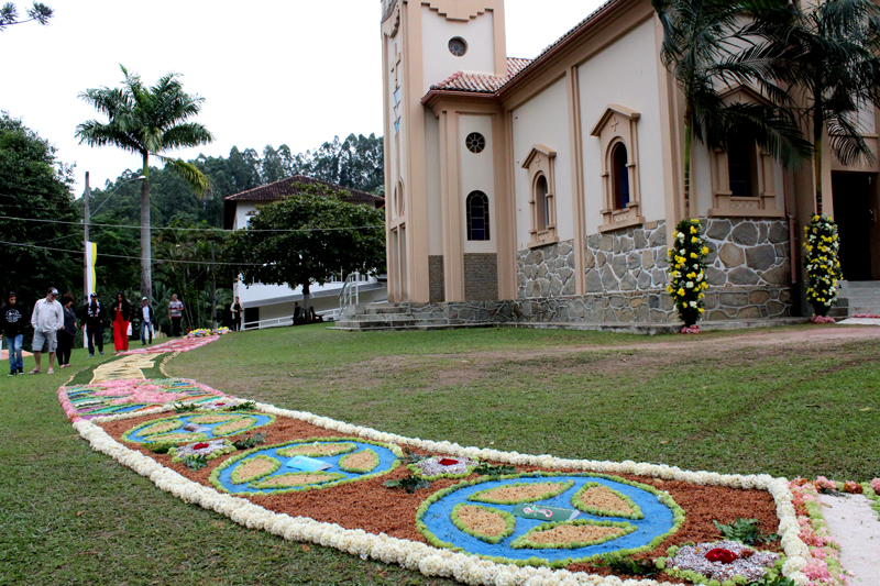 Corpus Christi solidário em Santa Maria de Marechal