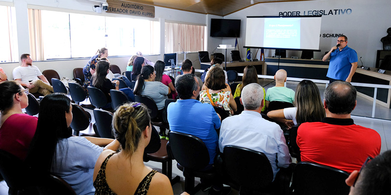 Prefeitura de Marechal Floriano realiza audiência pública para apresentar o projeto de lei da LOA 2024 e a  Demonstração e Avaliação das Metas Fiscais do 2º quadrimestre de 2023