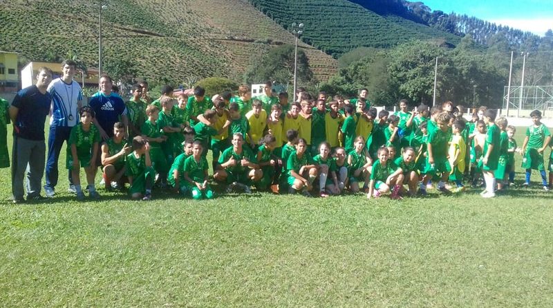 Alunos do Projeto de Futebol da Sede, de Soído de Baixo e de Santa Maria de Marechal