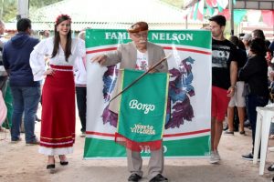 As famílias Borgo, Pivetta, Rochi, Prest, Dadalto, Milanez, Pagotto e Uliana marcaram presença e fizeram um emocionante desfile