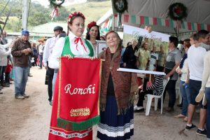 o momento mais aguardado foi o Desfile das Famílias de Araguaya. Integrantes de oito famílias descendentes dos colonizadores italianos fizeram uma brilhante participação. As famílias Borgo, Pivetta, Rochi, Prest, Dadalto, Milanez, Pagotto e Uliana marcaram presença e fizeram um emocionante desfile