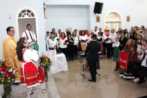 Em marechal Floriano - Santa Missa em Italiano, na Igreja de São Miguel Arcanjo, celebrada pelo padre Josemar Stein. Santa Missa em Italiano, na Igreja de São Miguel ArcanjoA missa teve a brilhante participação do Coral Più Bello