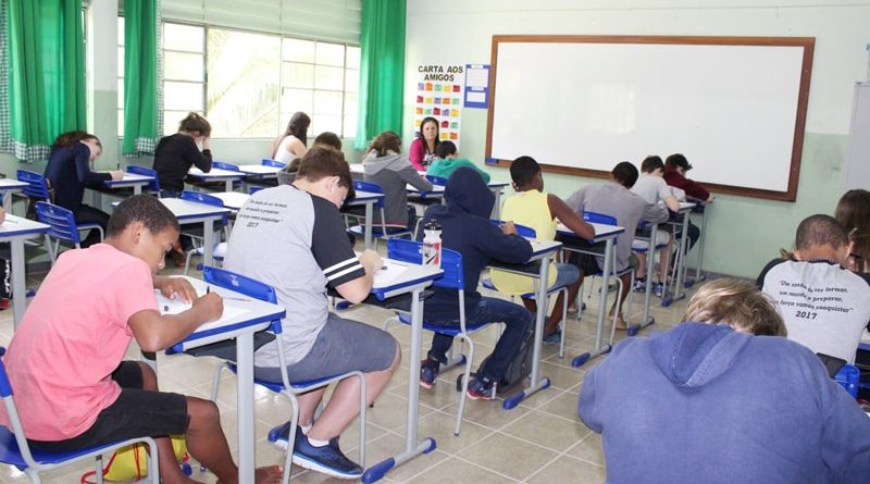 Cerca de 220 alunos da Rede Municipal de Ensino de Marechal Floriano realizaram as provas da 2ª fase da Olimpíada Florianense de Matemática (Ofmat)