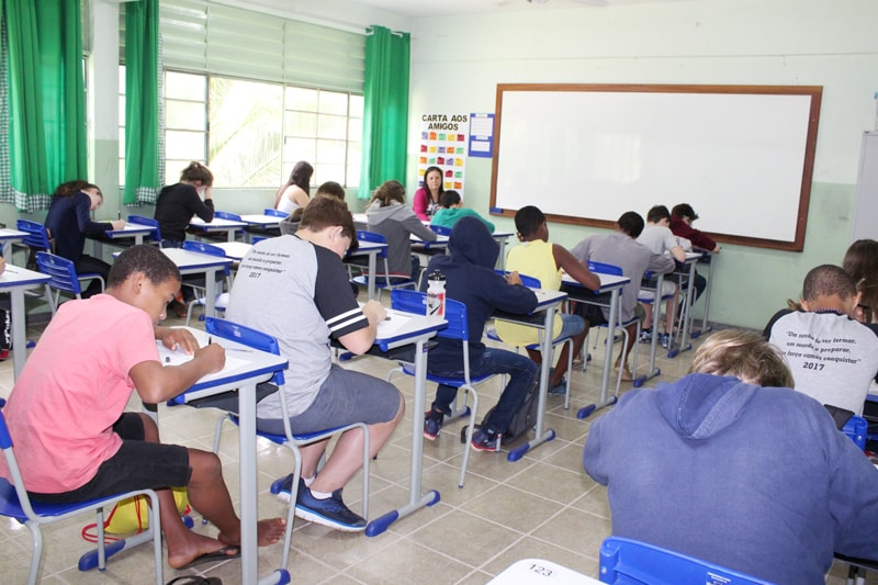 Cerca de 220 alunos da Rede Municipal de Ensino de Marechal Floriano realizaram as provas da 2ª fase da Olimpíada Florianense de Matemática (Ofmat)