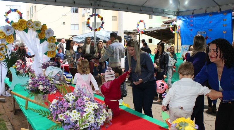 Flores e cores na Festa da Primavera em marechal floriano