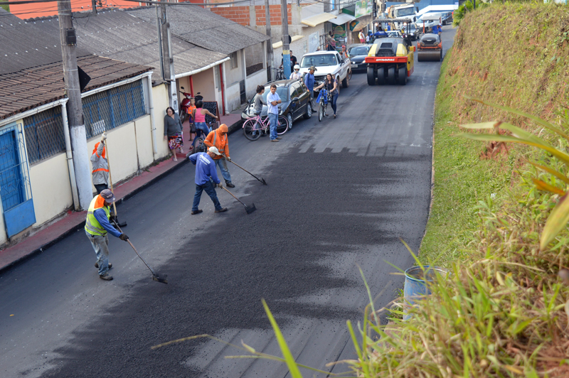 obras de asfalta na sede de marechal floriano